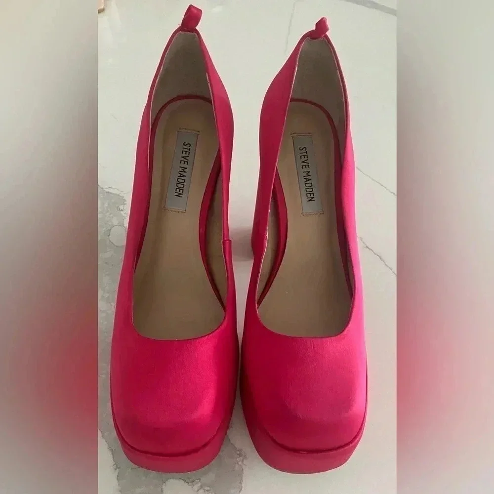 Steve Madden Artem Pump Platform Fuchsia Pink Barbie Doll‎ GUC Women's 8.5